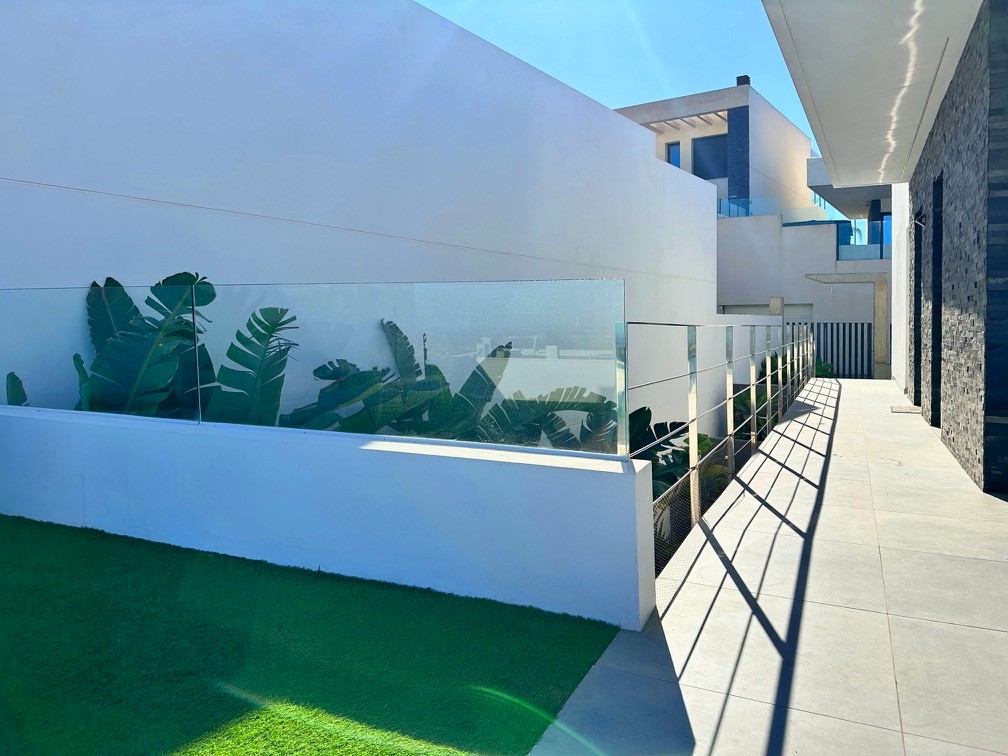 For sale - 3 Bedroom 3 Bathroom Villa in Ciudad Quesada - Rojales  - Alicante