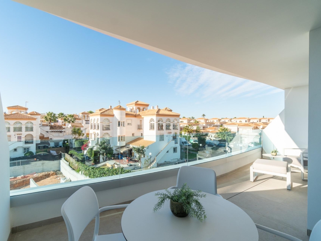 2 Bedroom 2 Bathroom Apartment in Playa Flamenca 