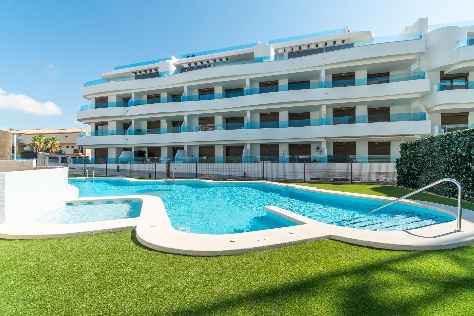 For sale - 3 Bedroom 2 Bathroom apartment in Playa Flamenca - Playa Flamenca  - Alicante