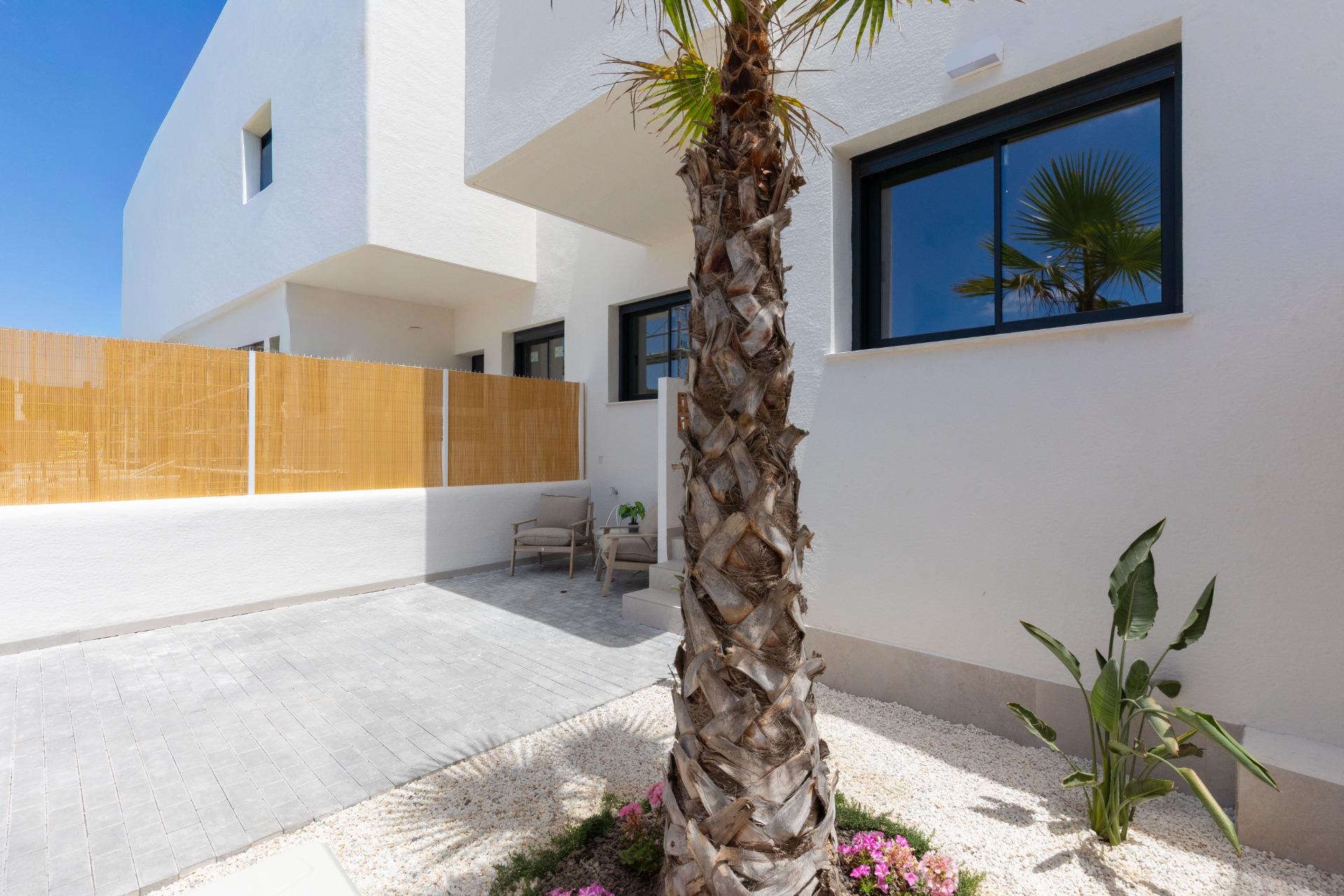 For sale - 3 Bedroom 2 Bathroom Bungalow in Dolores - Sector 3  - Alicante