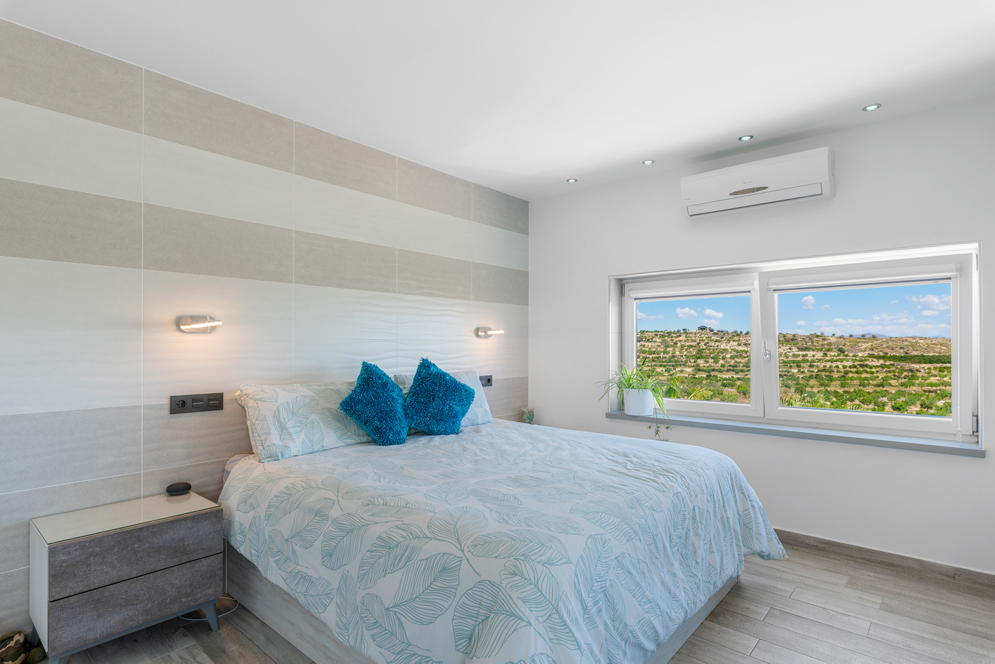 For sale - 5 Bedroom 5 Bathroom Villa in Torremendo - , Torremendo, Alicante, Spain - Alicante