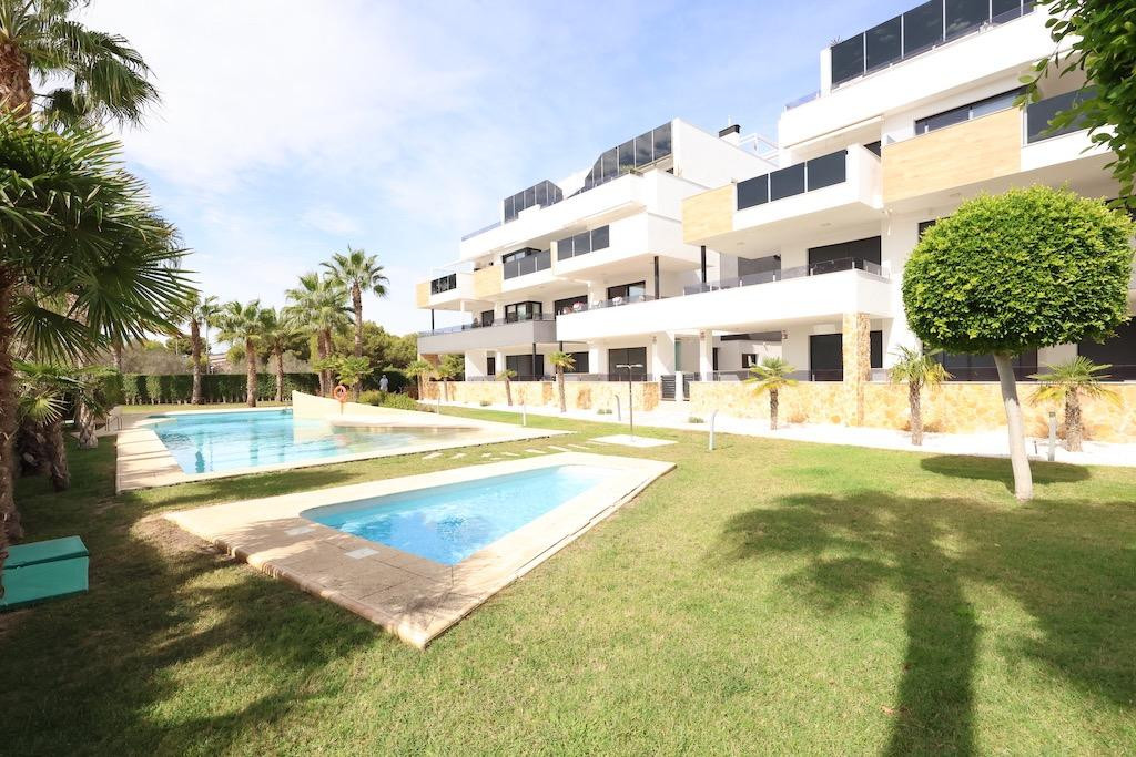 For sale - 2 Bedroom 2 Bathroom Apartment in Villamartin - Amancer,Los Altos, Alicante, Spain - Alicante