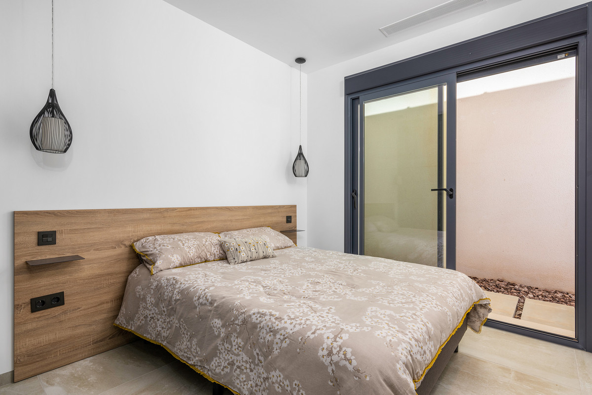 For sale - 5 Bedroom 6 Bathroom House - Detached Villa in Rojales - Ciudad Quesada  - Alicante