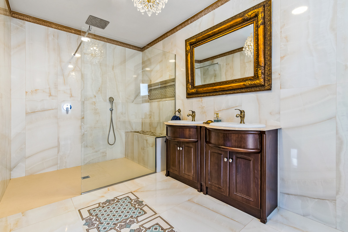 For sale - 4 Bedroom 3 Bathroom House - Detached Villa in Rojales - Ciudad Quesada  - Alicante