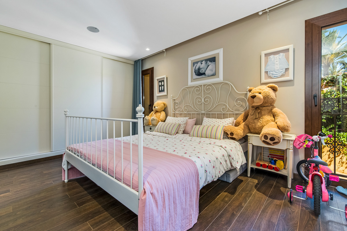 For sale - 4 Bedroom 3 Bathroom House - Detached Villa in Rojales - Ciudad Quesada  - Alicante