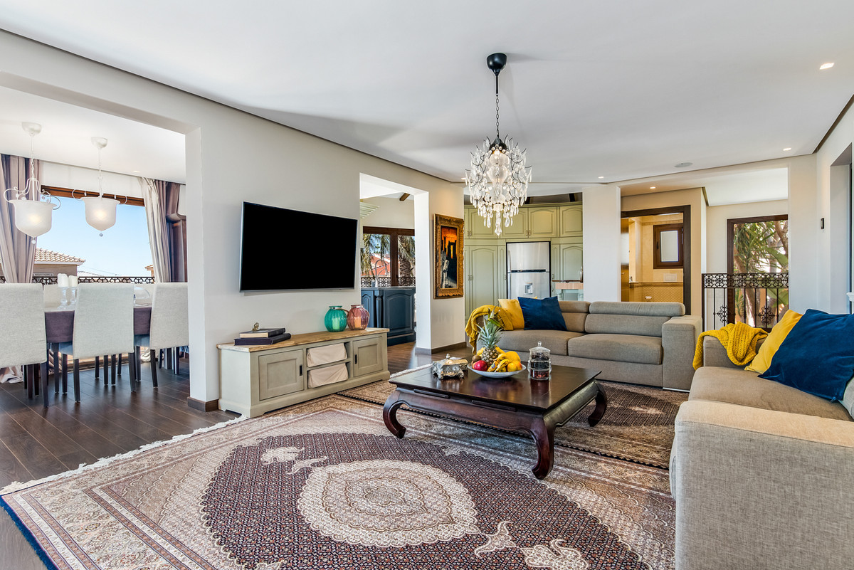 For sale - 4 Bedroom 3 Bathroom House - Detached Villa in Rojales - Ciudad Quesada  - Alicante