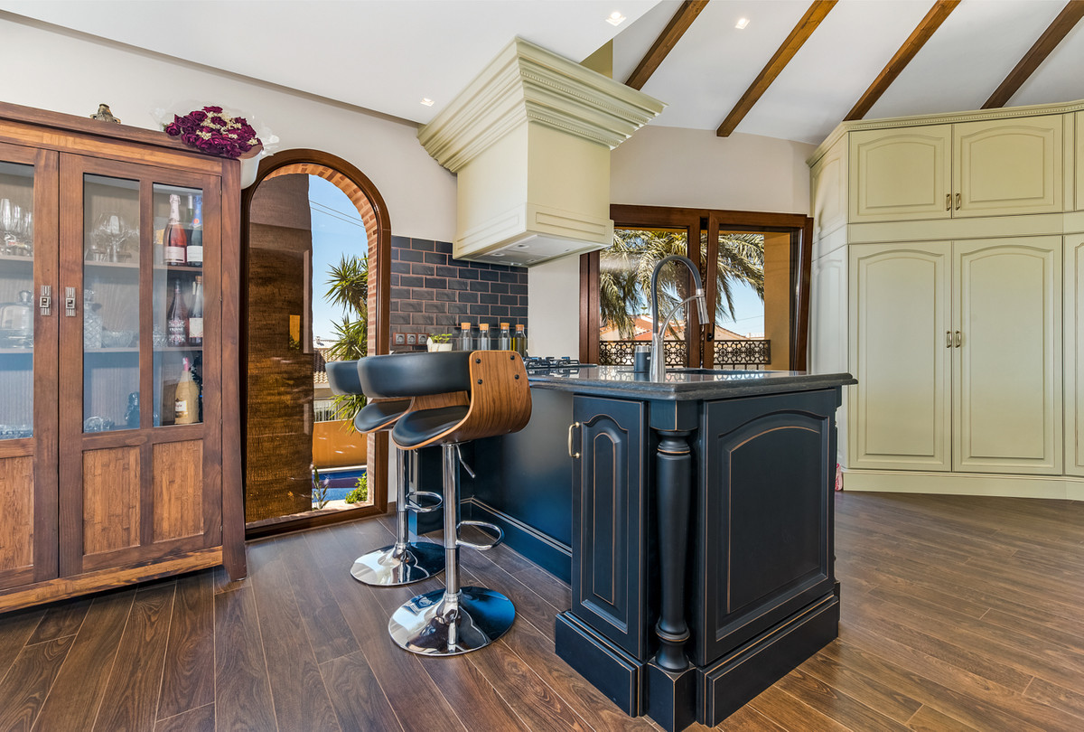 For sale - 4 Bedroom 3 Bathroom House - Detached Villa in Rojales - Ciudad Quesada  - Alicante