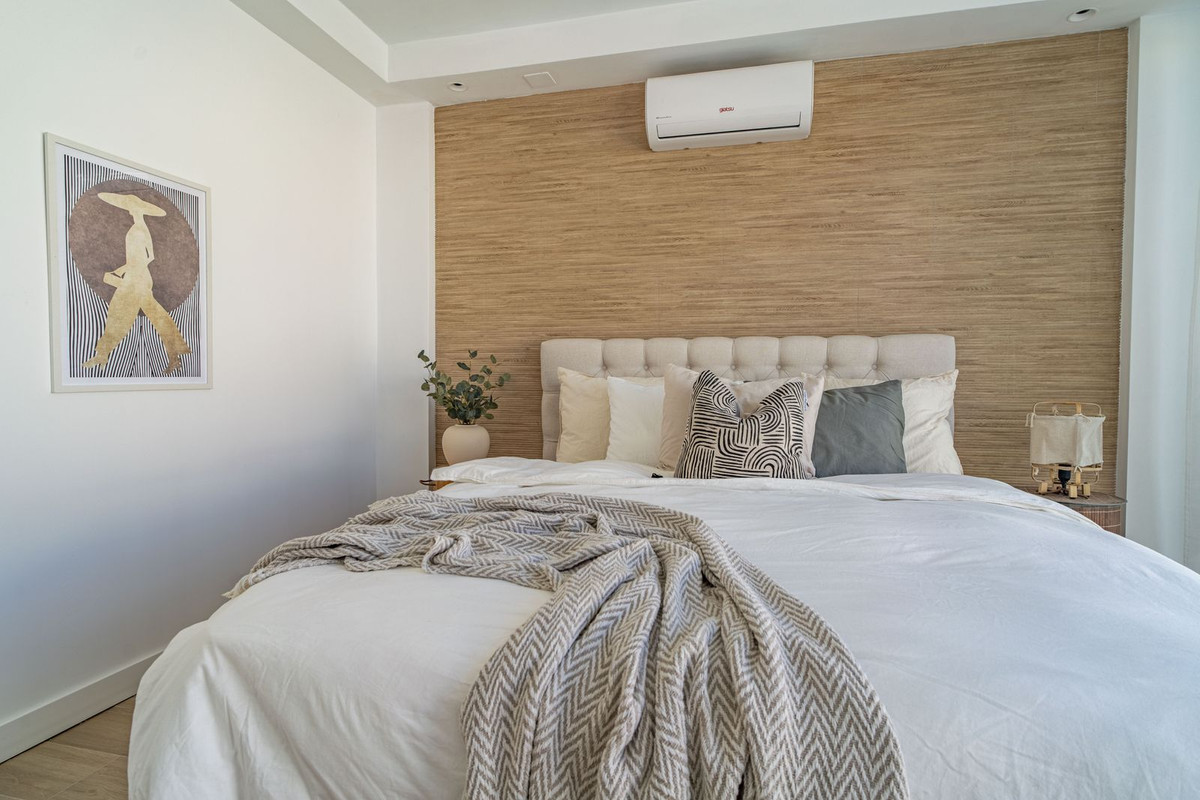 For sale - 3 Bedroom 2 Bathroom House - Semi-Detached House in Torrevieja - La Siesta  - Alicante