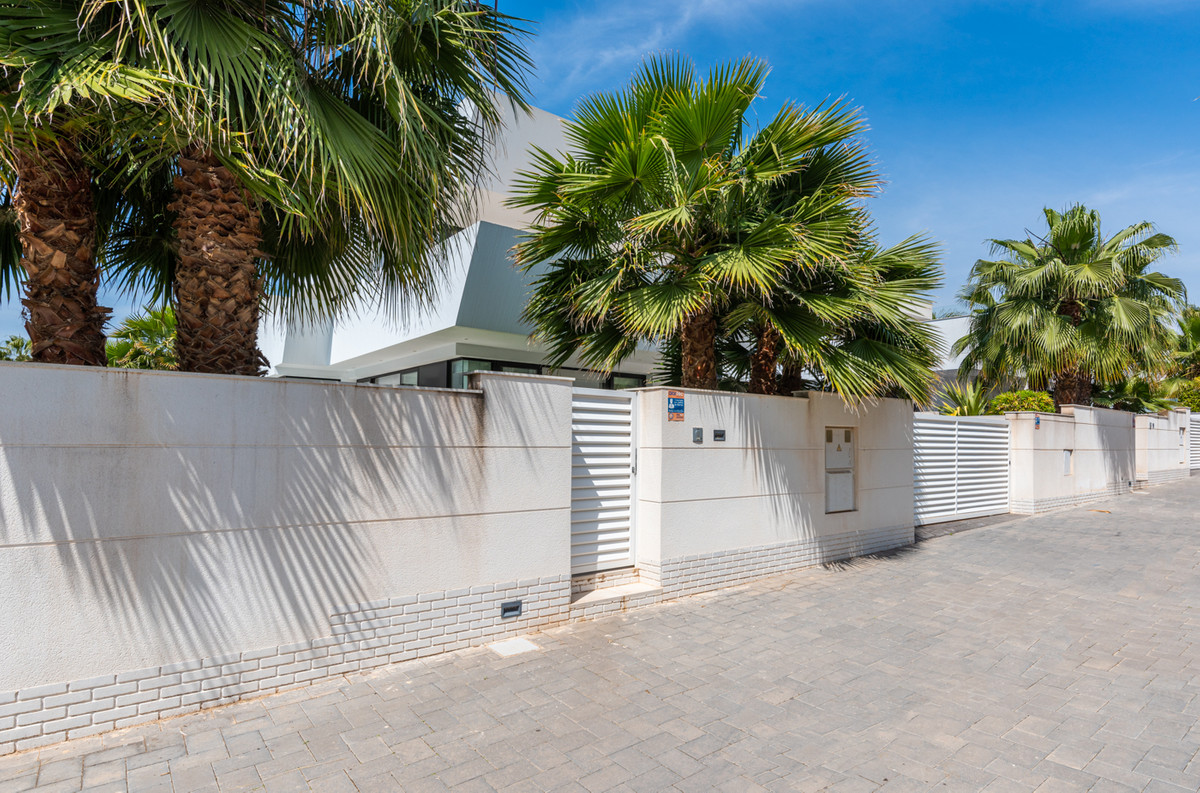 For sale - 4 Bedroom 3 Bathroom Detached Villa in Ciudad Quesada - Ciudad Quesada  - Alicante