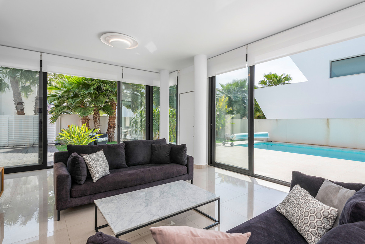 For sale - 4 Bedroom 3 Bathroom Detached Villa in Ciudad Quesada - Ciudad Quesada  - Alicante