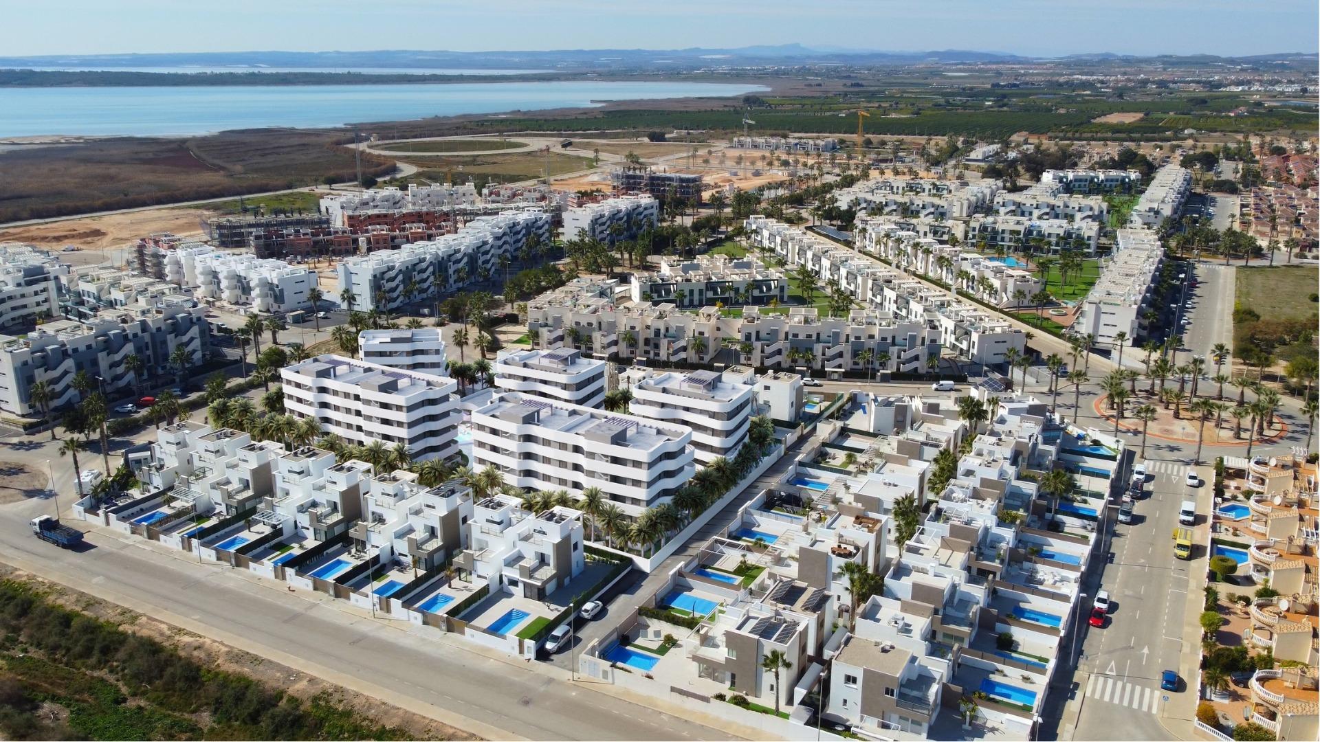 New Build - 2 Bedroom 2 Bathroom Apartment in Guardamar del Segura - El Raso  - Alicante