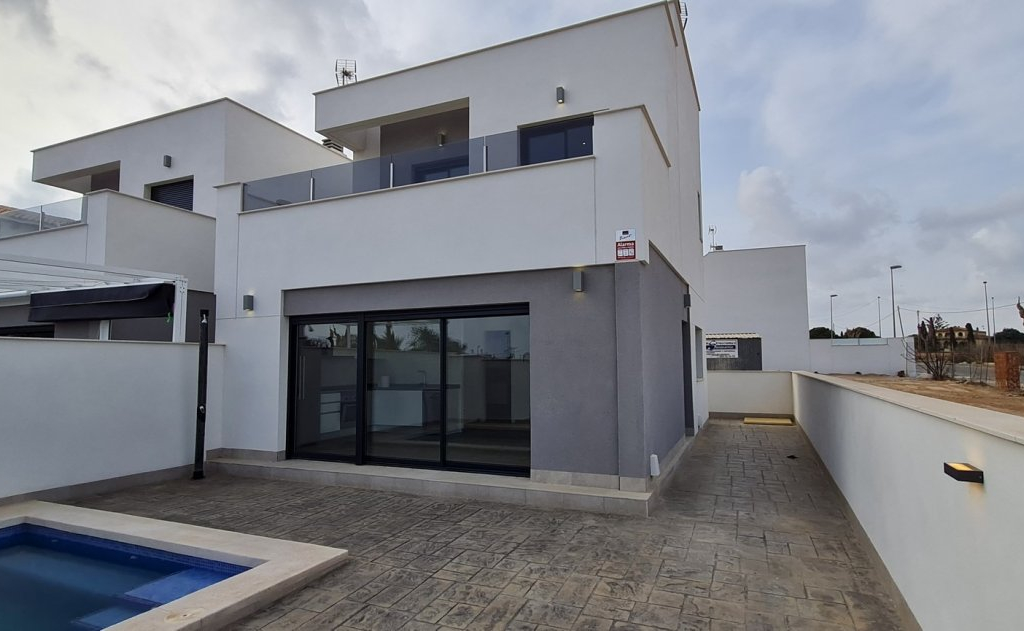 3 Bedroom 2 Bathroom Villa in Orihuela Costa