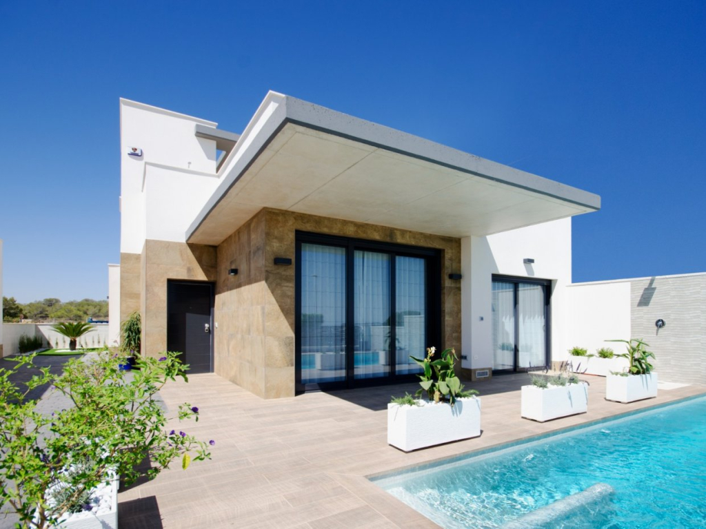 3 Bedroom 3 Bathroom Villa in San Miguel de Salinas