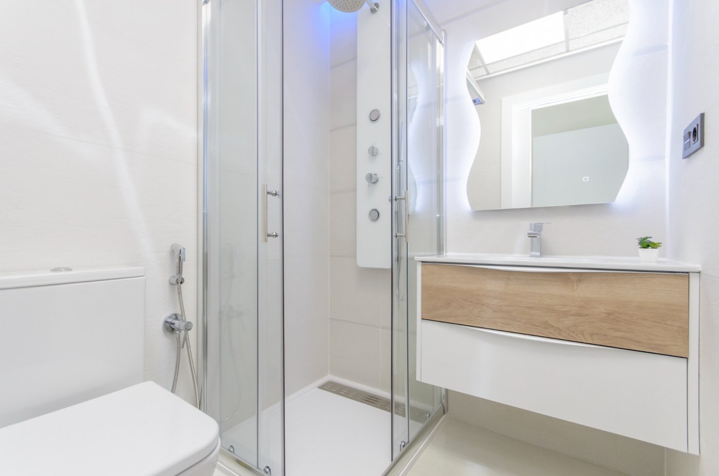 For sale - 3 Bedroom 2 Bathroom Apartment in Torrevieja - Los Balcones  - Alicante