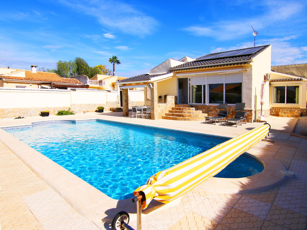 3 Bedroom 3 Bathroom Villa in La Florida