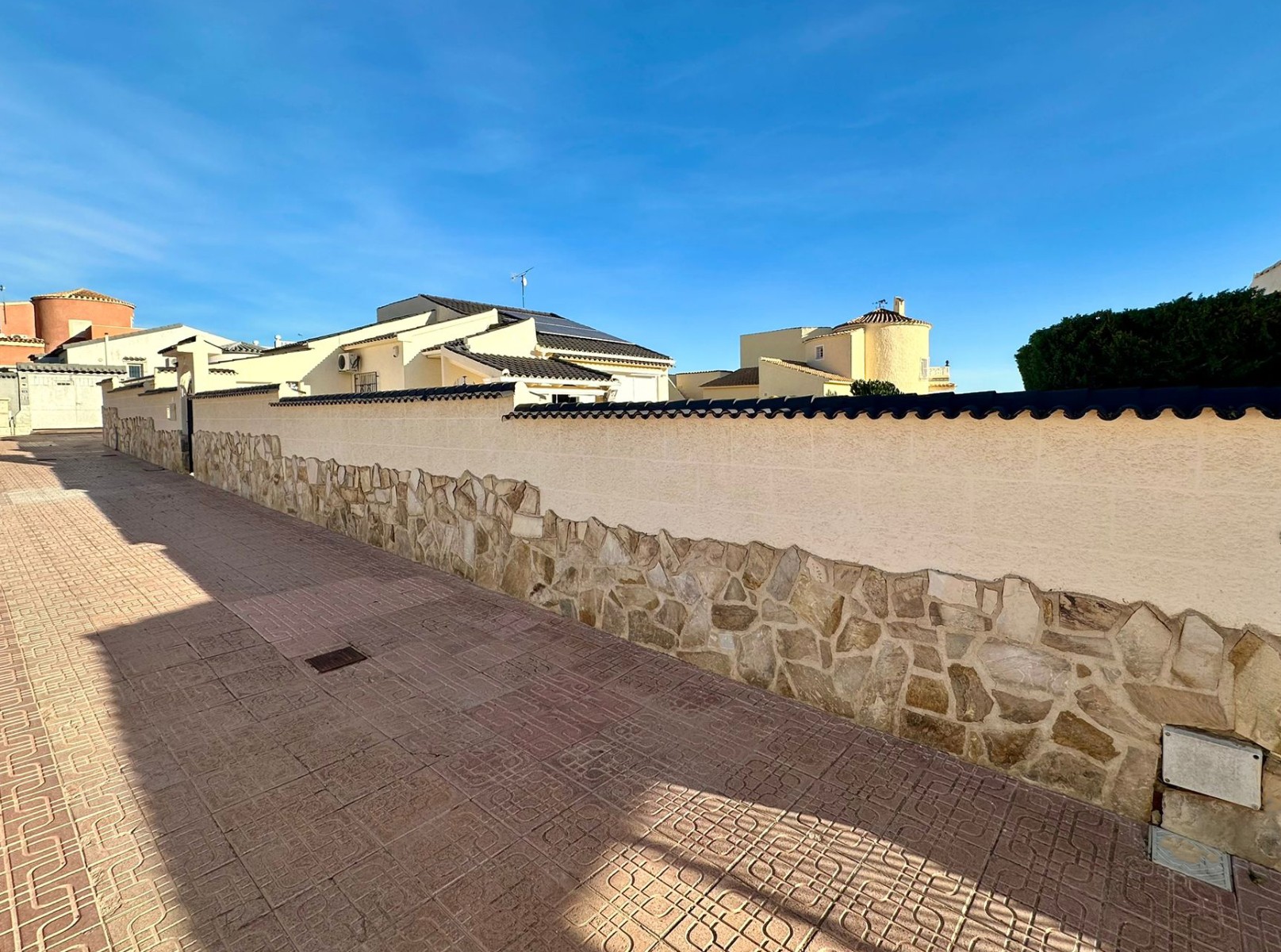 Withdrawn from sale - 3 Bedroom 3 Bathroom Villa in La Florida - La Florida  - Alicante