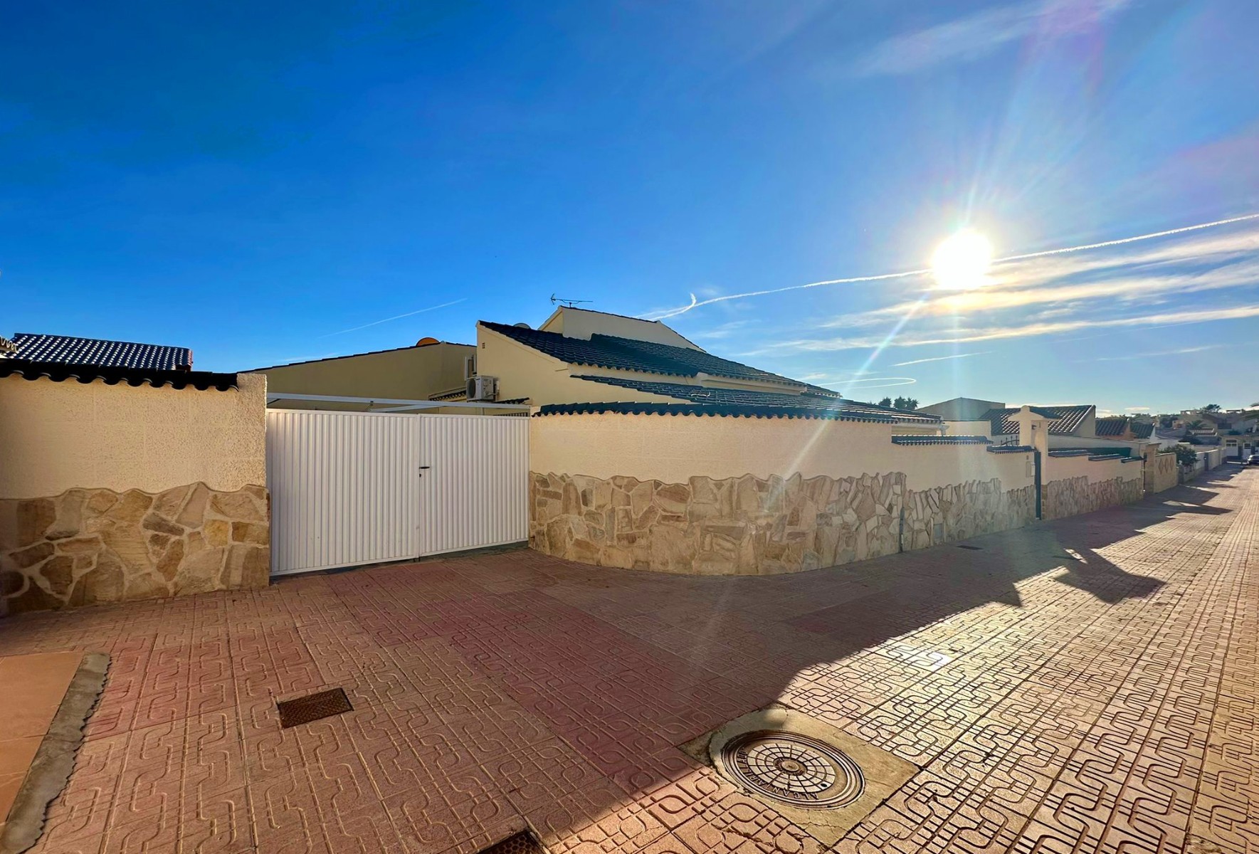 Withdrawn from sale - 3 Bedroom 3 Bathroom Villa in La Florida - La Florida  - Alicante