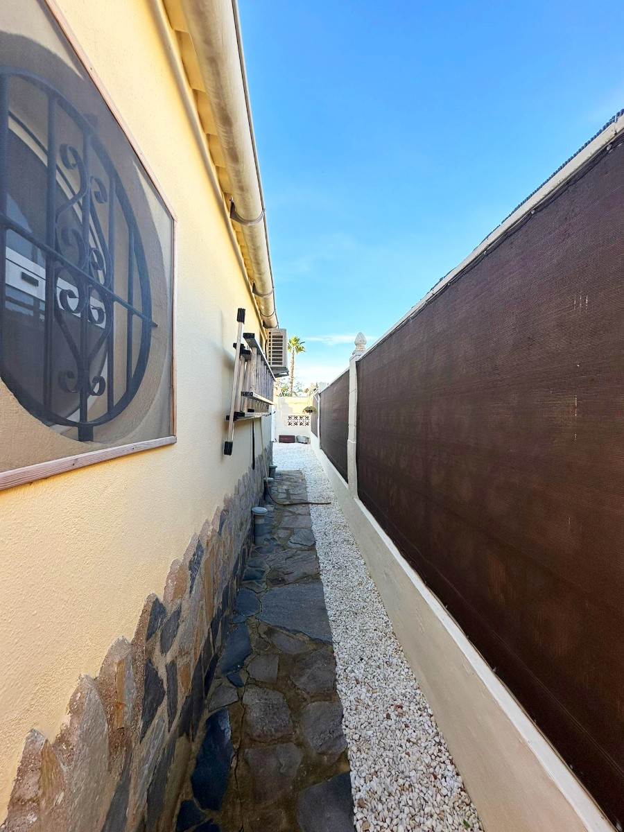 Withdrawn from sale - 3 Bedroom 3 Bathroom Villa in La Florida - La Florida  - Alicante