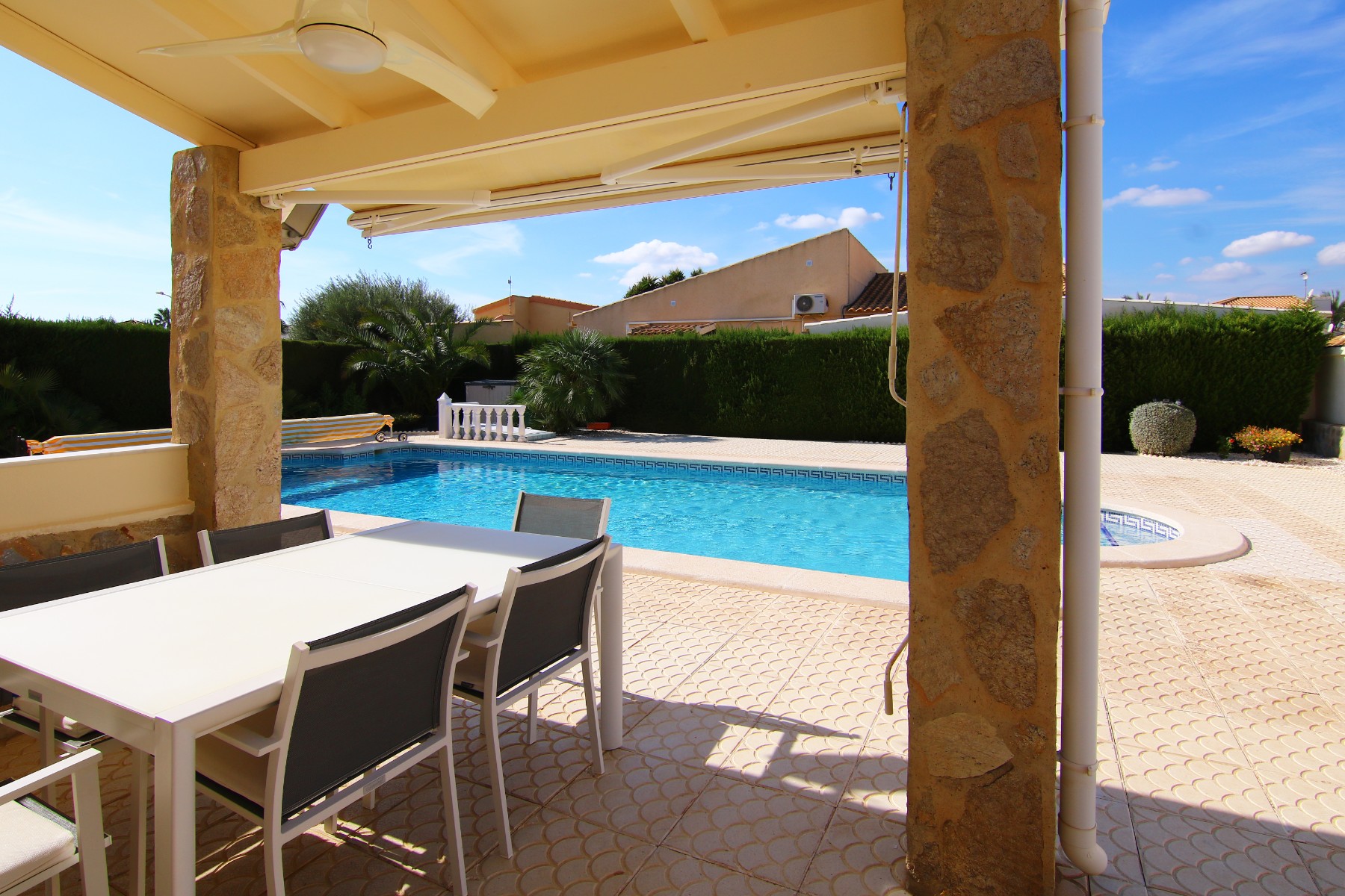 Withdrawn from sale - 3 Bedroom 3 Bathroom Villa in La Florida - La Florida  - Alicante