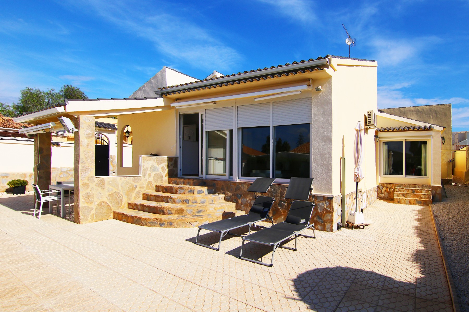 Withdrawn from sale - 3 Bedroom 3 Bathroom Villa in La Florida - La Florida  - Alicante