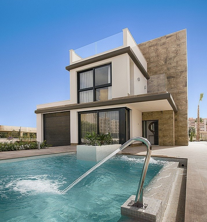 4 Bedroom 2 Bathroom Villa in Cabo Roig