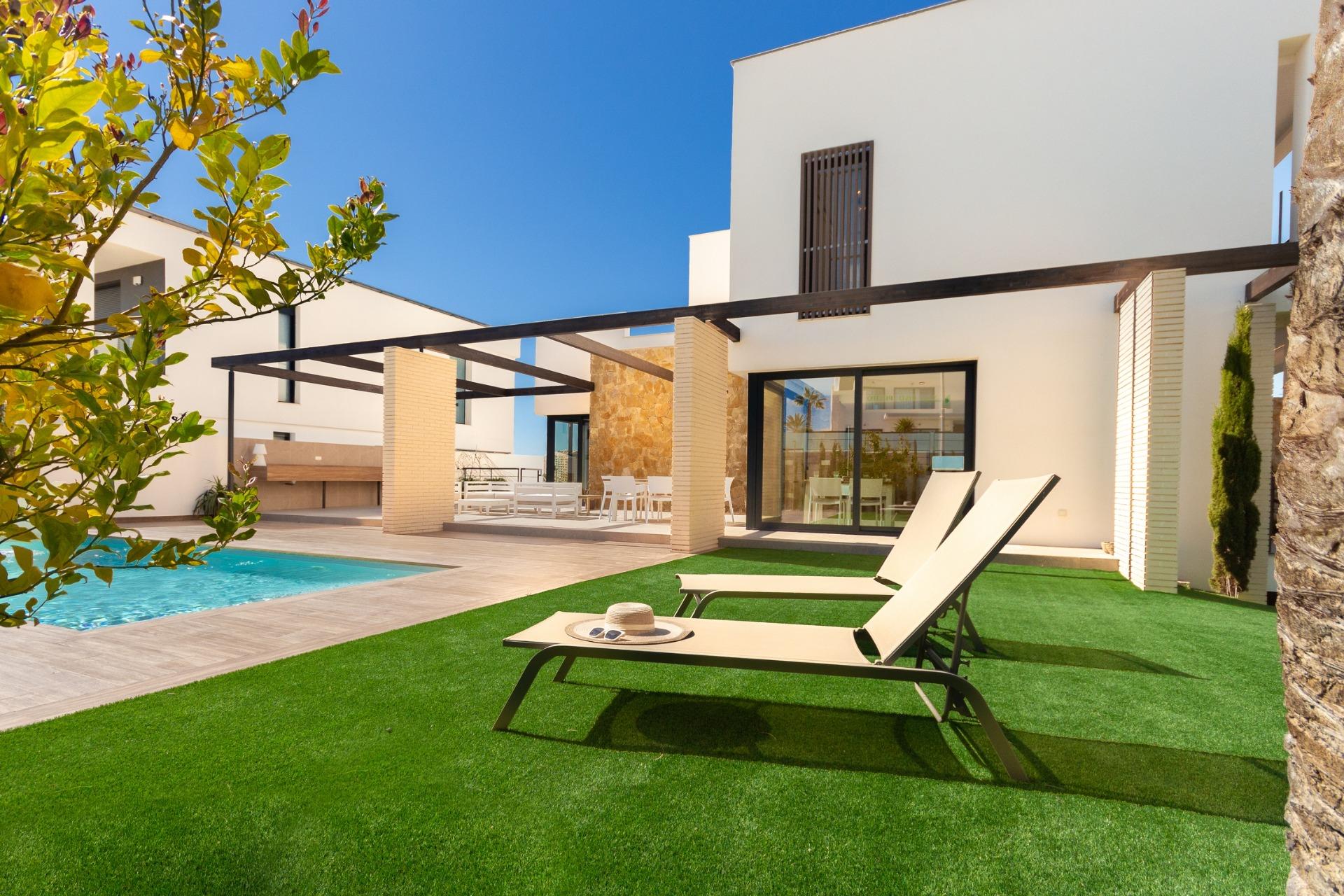 New Build - 4 Bedroom 4 Bathroom Villa in Cabo Roig - Campoamor  - Alicante