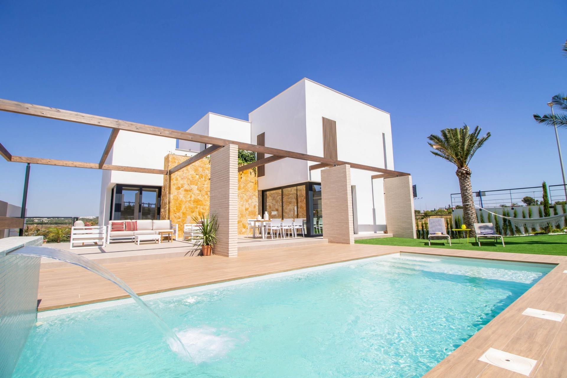 New Build - 4 Bedroom 4 Bathroom Villa in Cabo Roig - Campoamor  - Alicante