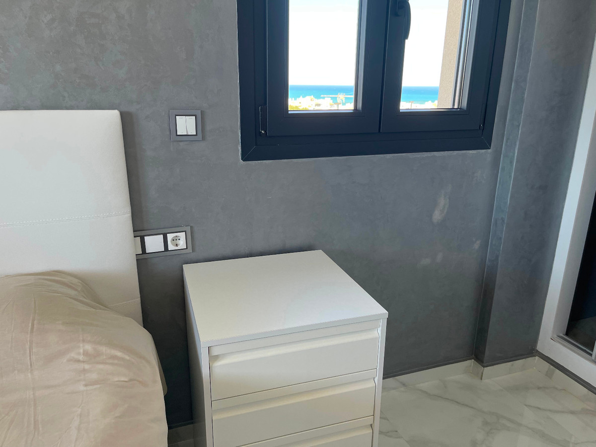 For sale - 5 Bedroom 4 Bathroom House - Detached Villa in Torrevieja - La Mata  - Alicante