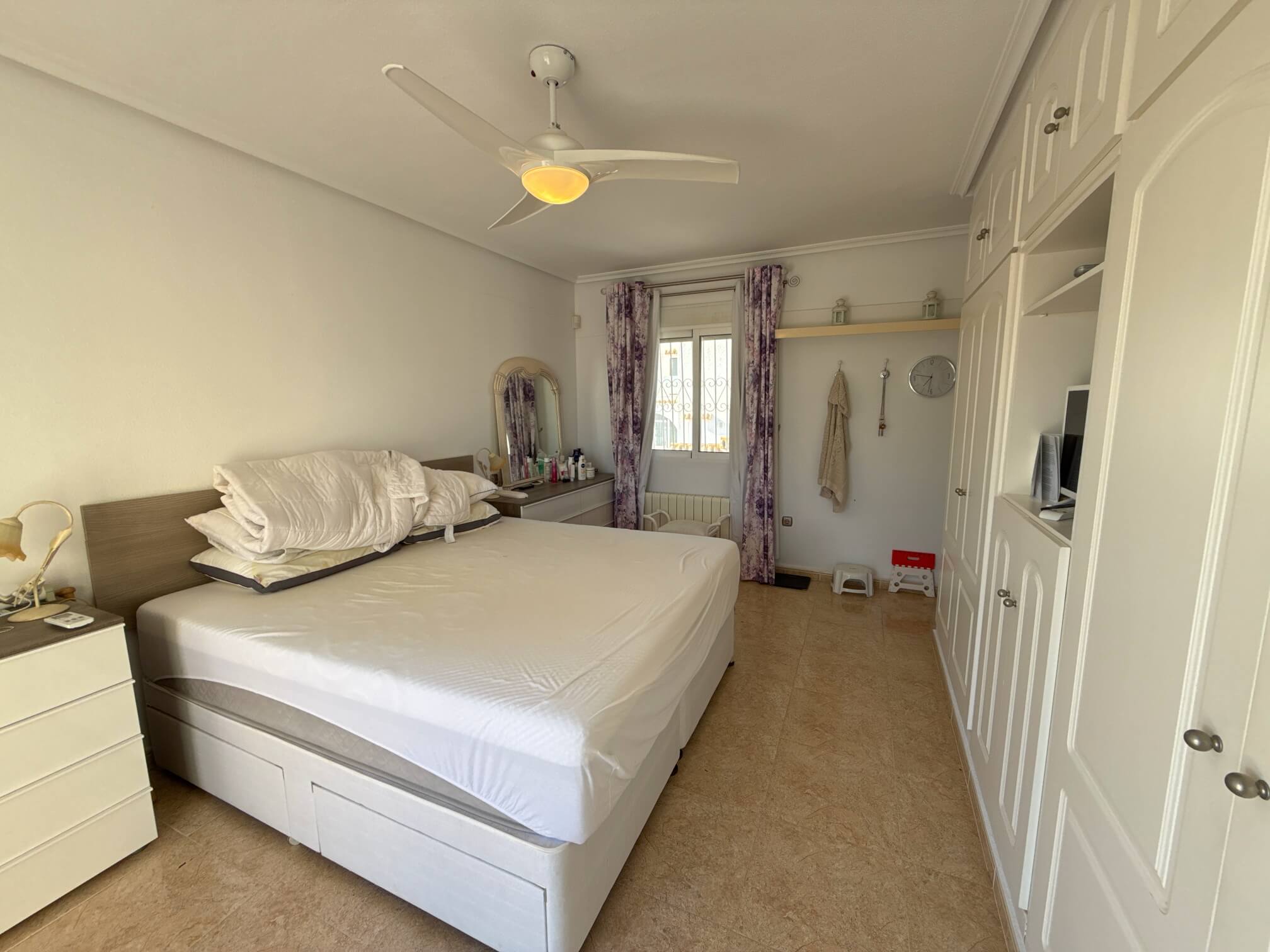 For sale - 3 Bedroom 3 Bathroom Villa in Villamartin -  - Alicante