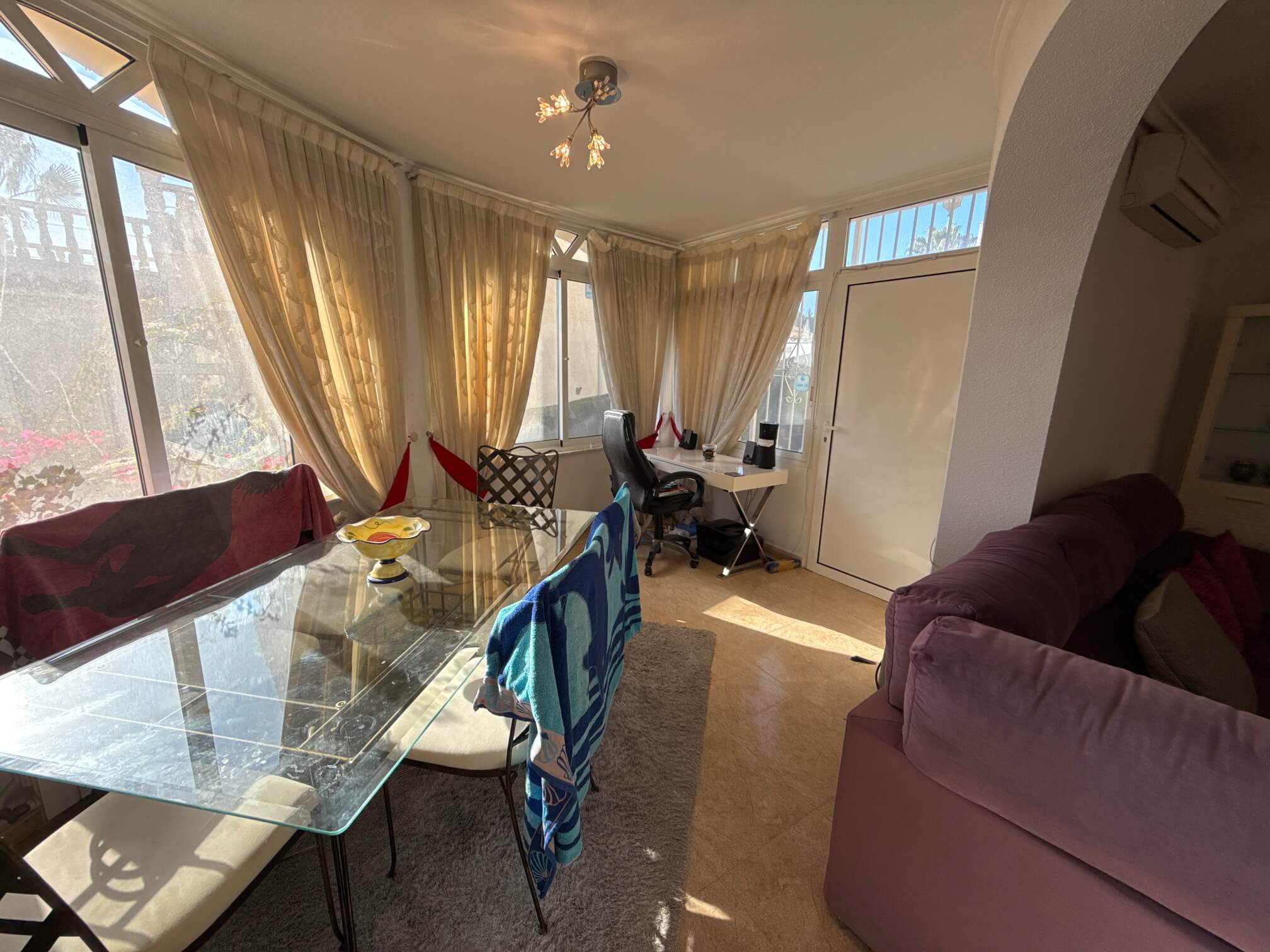 For sale - 3 Bedroom 3 Bathroom Villa in Villamartin -  - Alicante