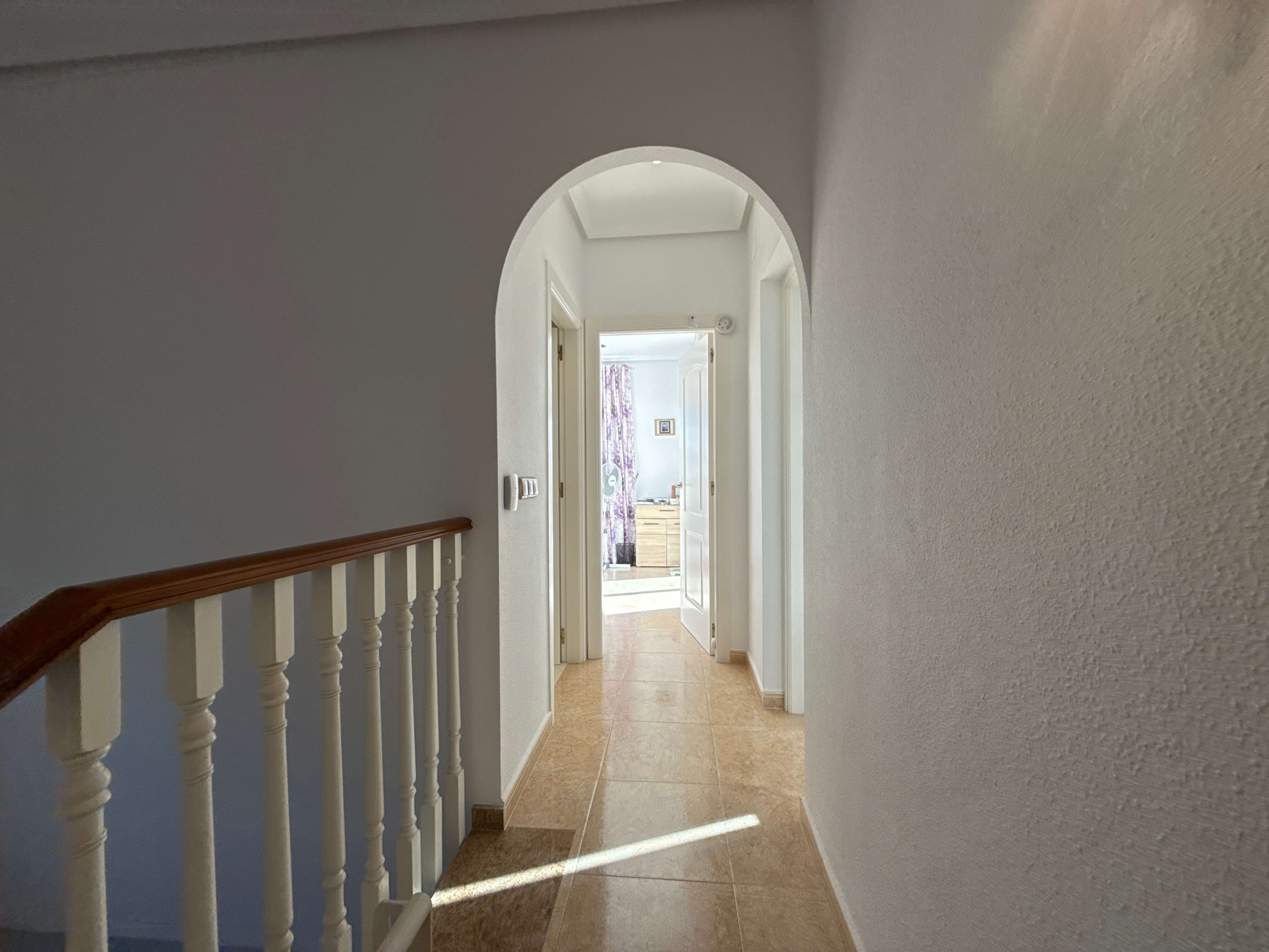 For sale - 3 Bedroom 3 Bathroom Villa in Villamartin -  - Alicante