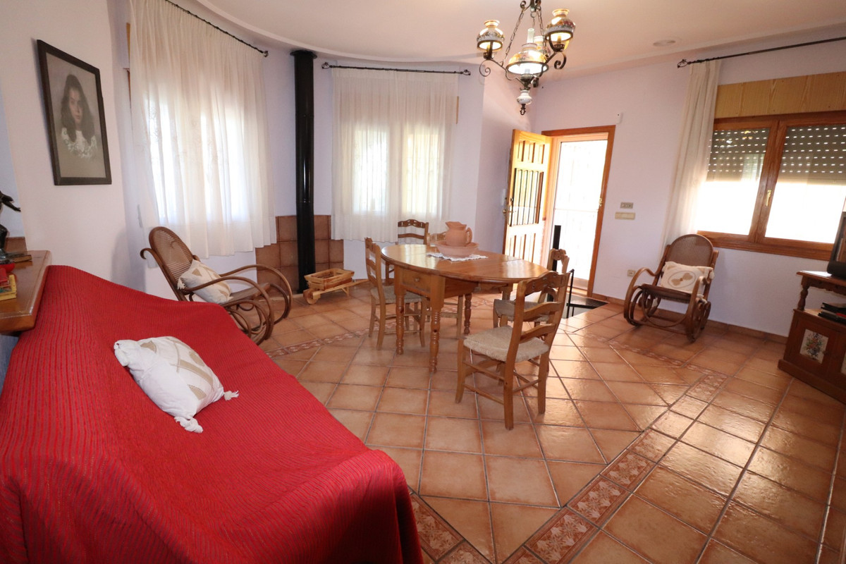 For sale - 5 Bedroom 2 Bathroom House - Detached Villa in Algorfa - Algorfa Centro  - Alicante