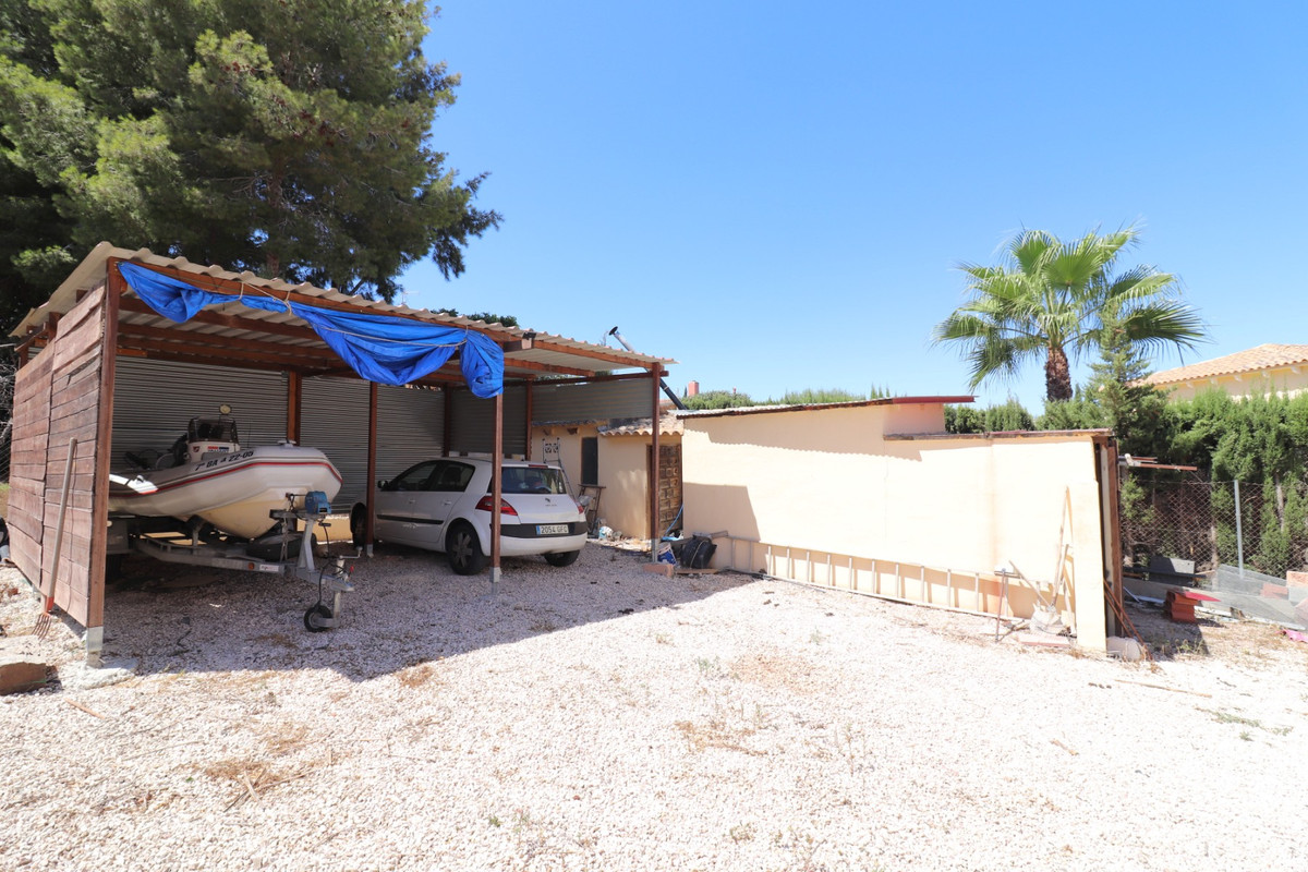 For sale - 5 Bedroom 2 Bathroom House - Detached Villa in Algorfa - Algorfa Centro  - Alicante