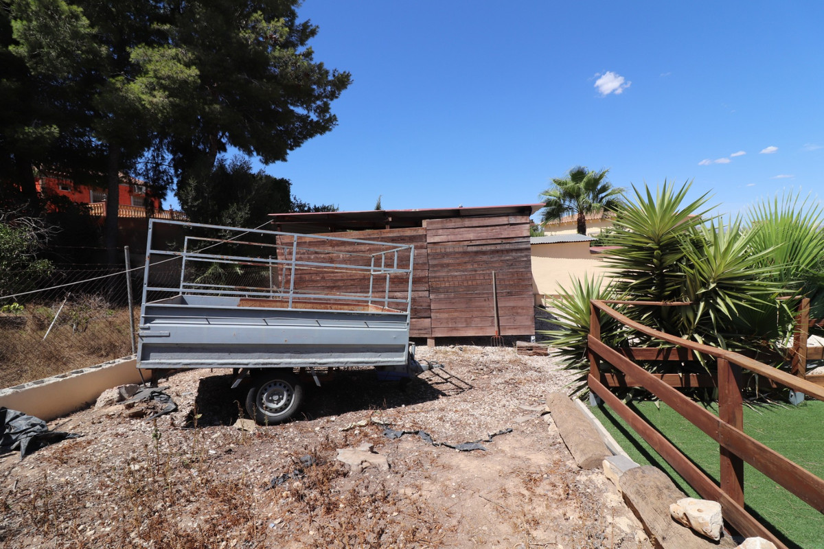 For sale - 5 Bedroom 2 Bathroom House - Detached Villa in Algorfa - Algorfa Centro  - Alicante