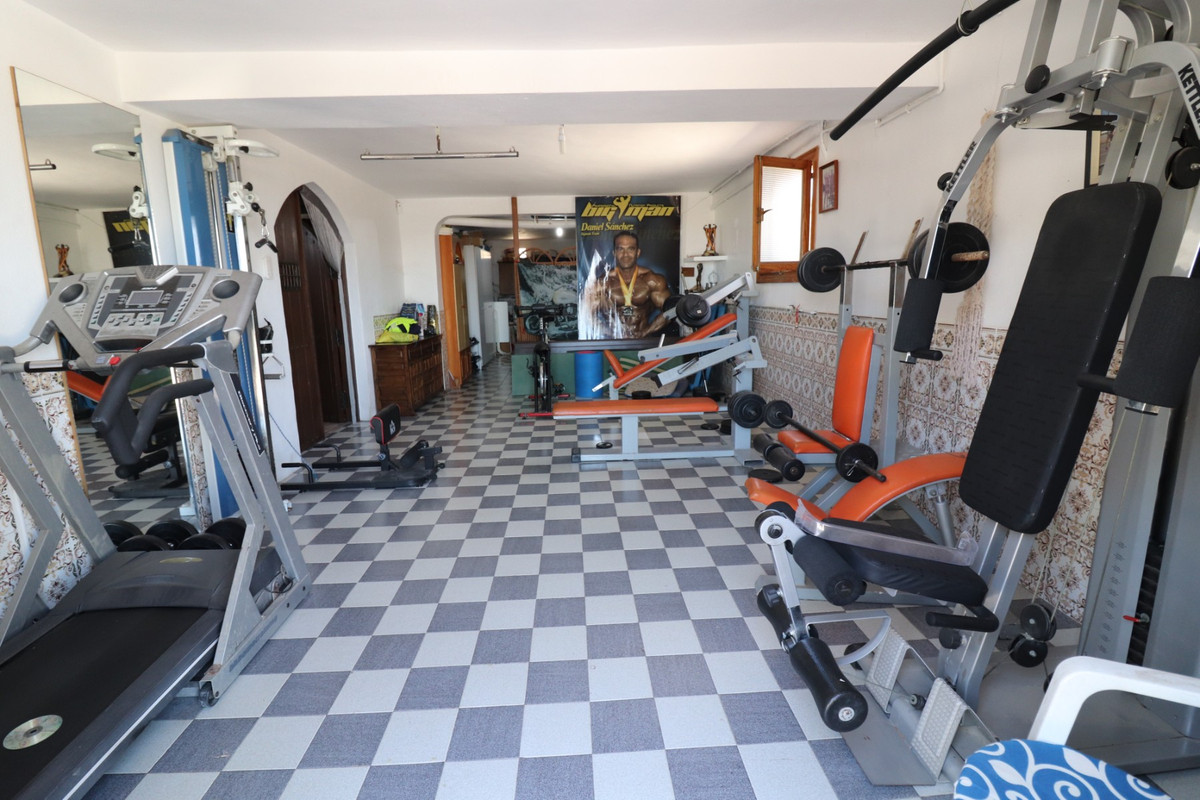 For sale - 5 Bedroom 2 Bathroom House - Detached Villa in Algorfa - Algorfa Centro  - Alicante