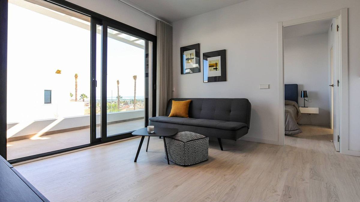 For sale - 3 Bedroom 3 Bathroom House - Detached Villa in Rojales - Ciudad Quesada  - Alicante