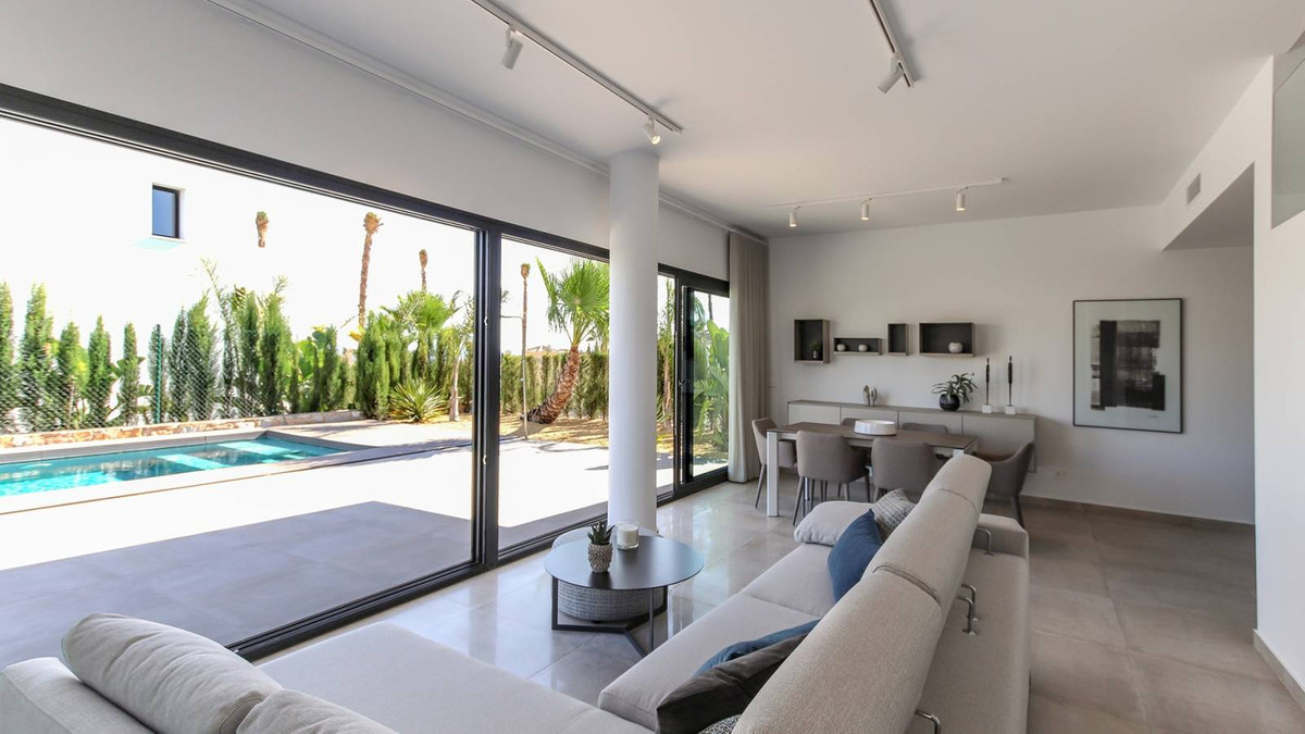 For sale - 3 Bedroom 3 Bathroom House - Detached Villa in Rojales - Ciudad Quesada  - Alicante