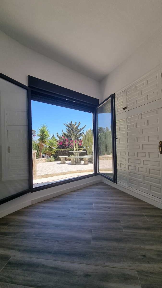 For sale - 5 Bedroom 3 Bathroom House - Detached Villa in Rojales - Ciudad Quesada  - Alicante