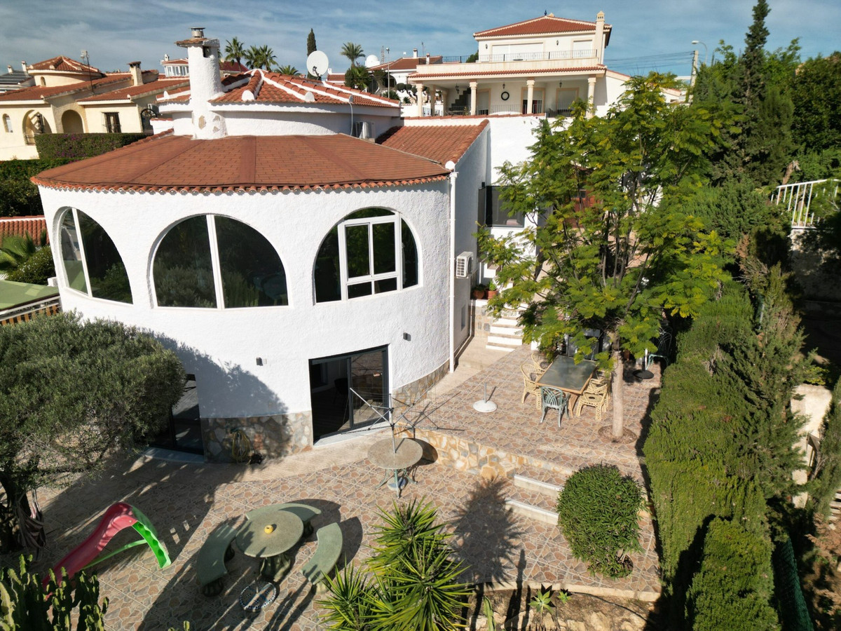 For sale - 5 Bedroom 3 Bathroom House - Detached Villa in Rojales - Ciudad Quesada  - Alicante