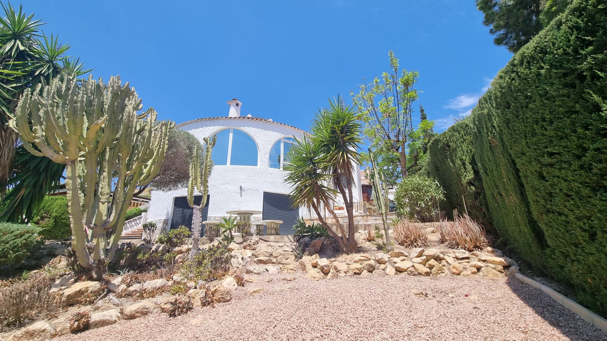 For sale - 5 Bedroom 3 Bathroom House - Detached Villa in Rojales - Ciudad Quesada  - Alicante