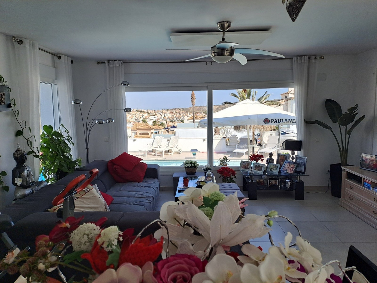 For sale - 6 Bedroom 5 Bathroom House - Detached Villa in Rojales - Ciudad Quesada  - Alicante