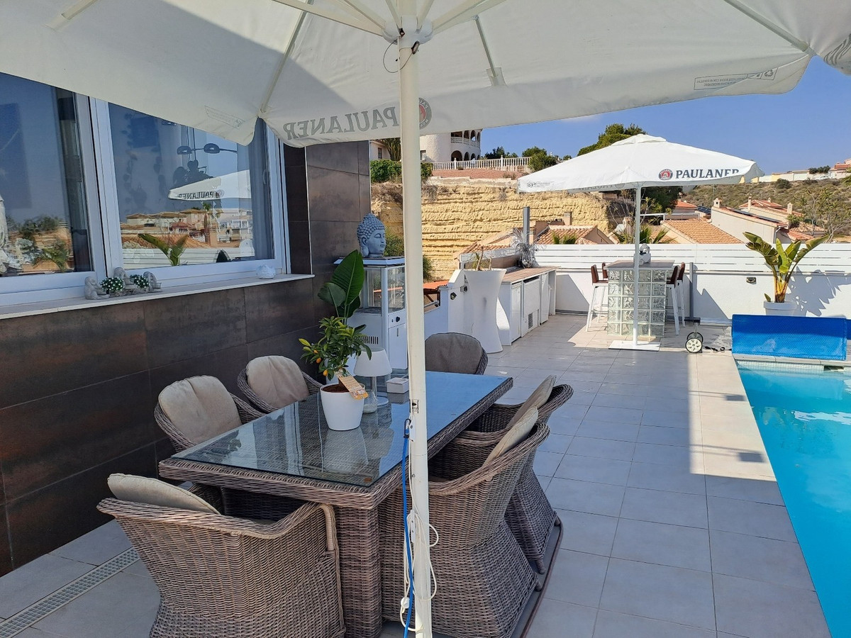 For sale - 6 Bedroom 5 Bathroom House - Detached Villa in Rojales - Ciudad Quesada  - Alicante