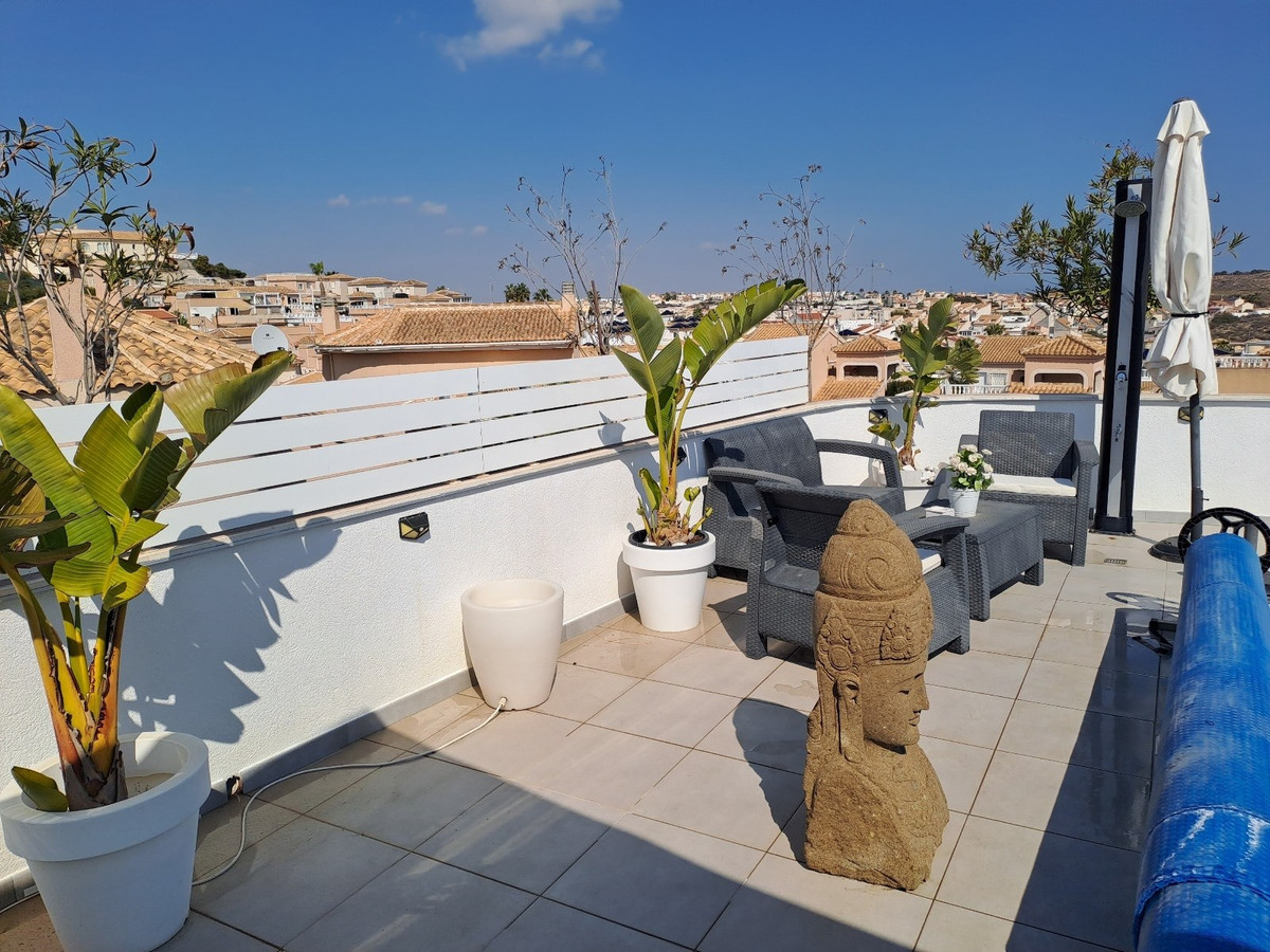 For sale - 6 Bedroom 5 Bathroom House - Detached Villa in Rojales - Ciudad Quesada  - Alicante