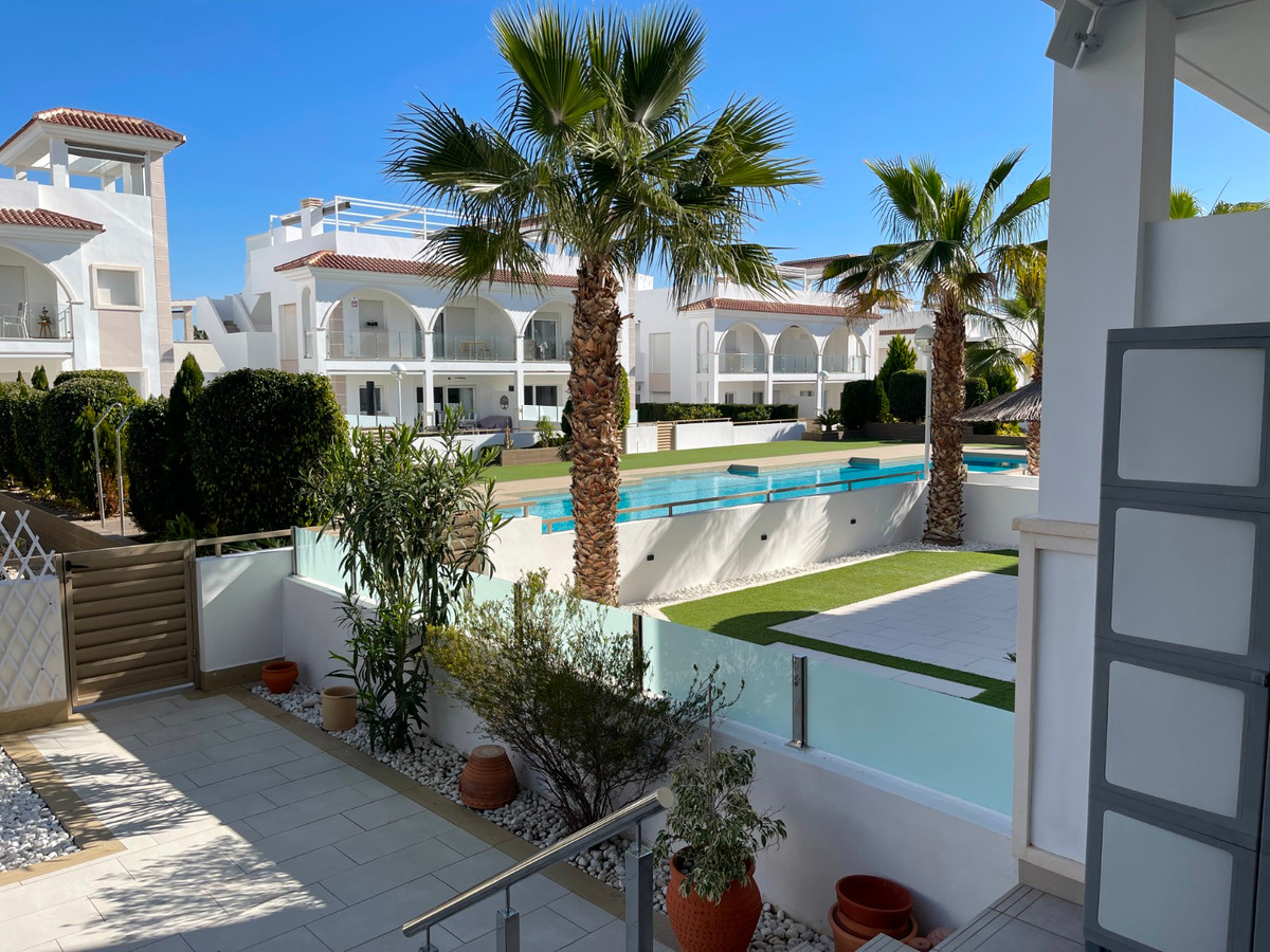 For sale - 2 Bedroom 2 Bathroom Apartment - Ground Floor Apartment in Rojales - Ciudad Quesada  - Alicante