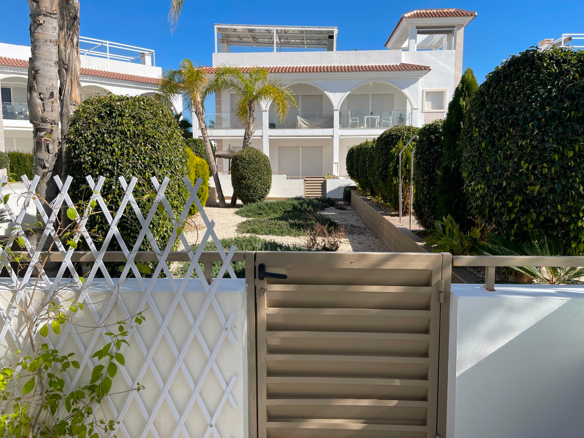 For sale - 2 Bedroom 2 Bathroom Apartment - Ground Floor Apartment in Rojales - Ciudad Quesada  - Alicante