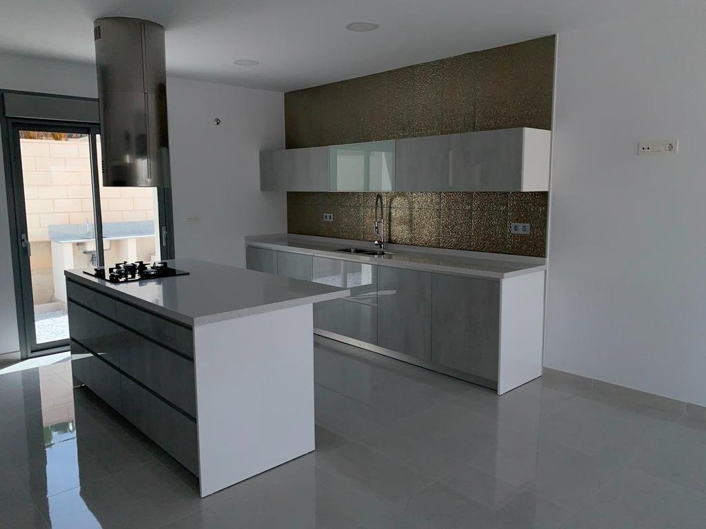 For sale - 4 Bedroom 3 Bathroom Villa in Pinoso - Camino Del Prado  - Alicante