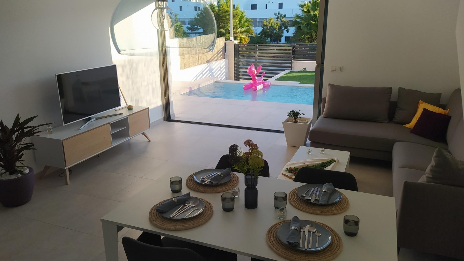 For sale - 3 Bedroom 4 Bathroom Villa in Orihuela Costa - PAU 8  - Alicante