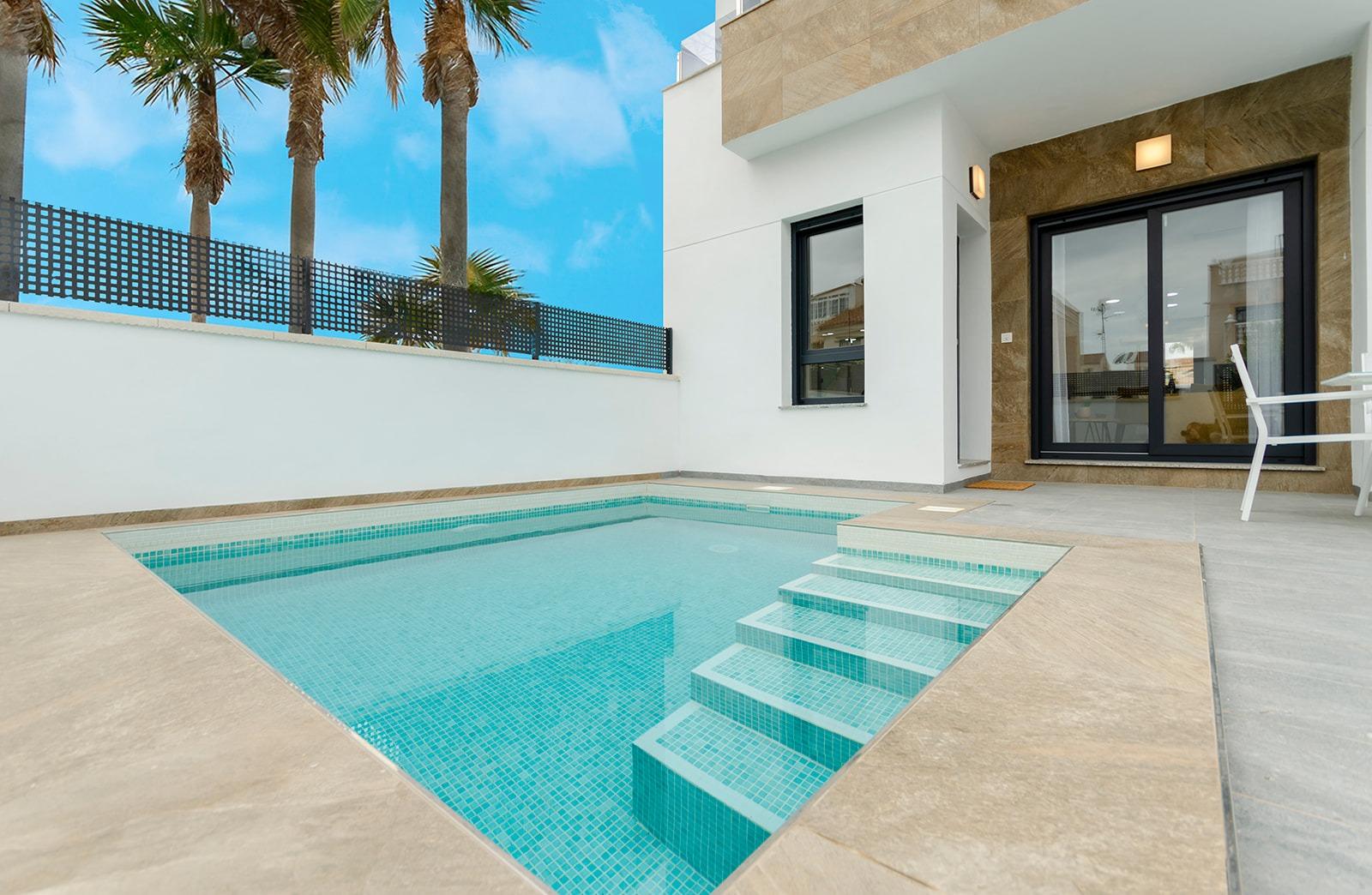 For sale - 3 Bedroom 3 Bathroom Villa in Torrevieja - Torretas  - Alicante