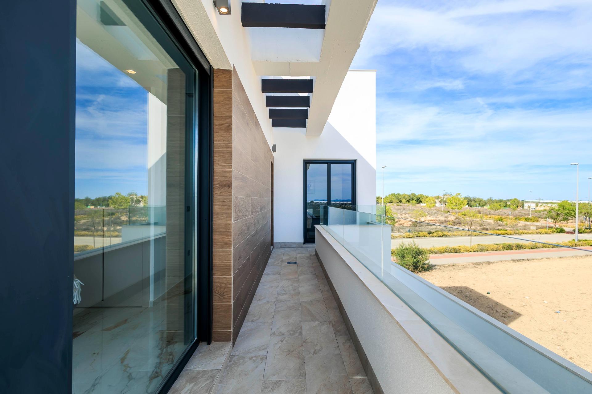 For sale - 3 Bedroom 3 Bathroom Villa in Pilar de La Horadada - Lo Romero Golf  - Alicante