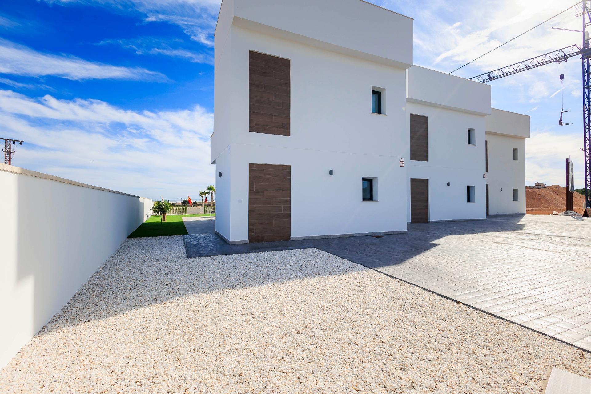 For sale - 3 Bedroom 3 Bathroom Villa in Pilar de La Horadada - Lo Romero Golf  - Alicante